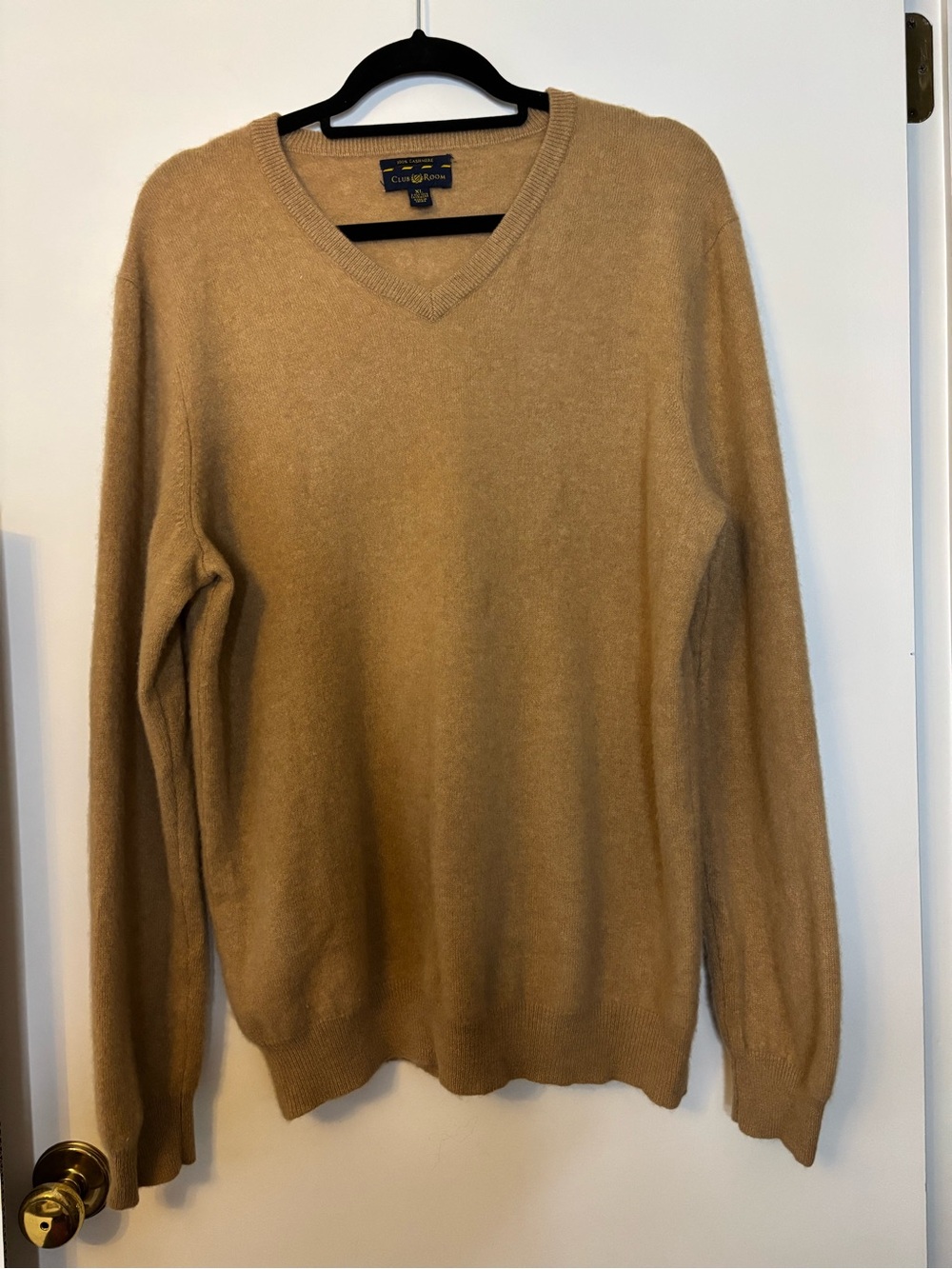 Men’s Club Room Camel 100% Cashmere V-Neck Sweater in Warm Tan